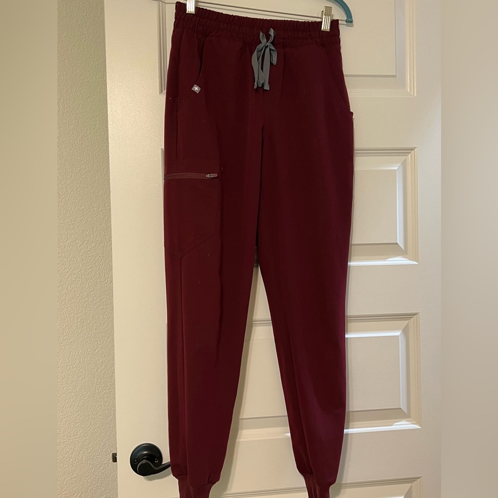 FIGS high waisted Zamora joggers core color BURGUNDY size XS